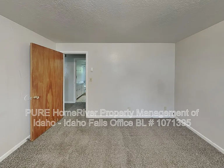 1110 Garfield St #4 — Photo 7