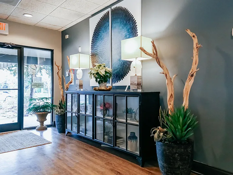 Kingston Pointe Apartments — Photo 75