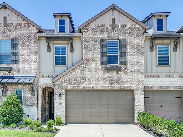 6570 Scarlet Pond Ln — Photo 1