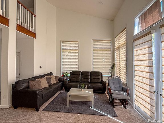 5th image of 1038 Lorenzo Ct
