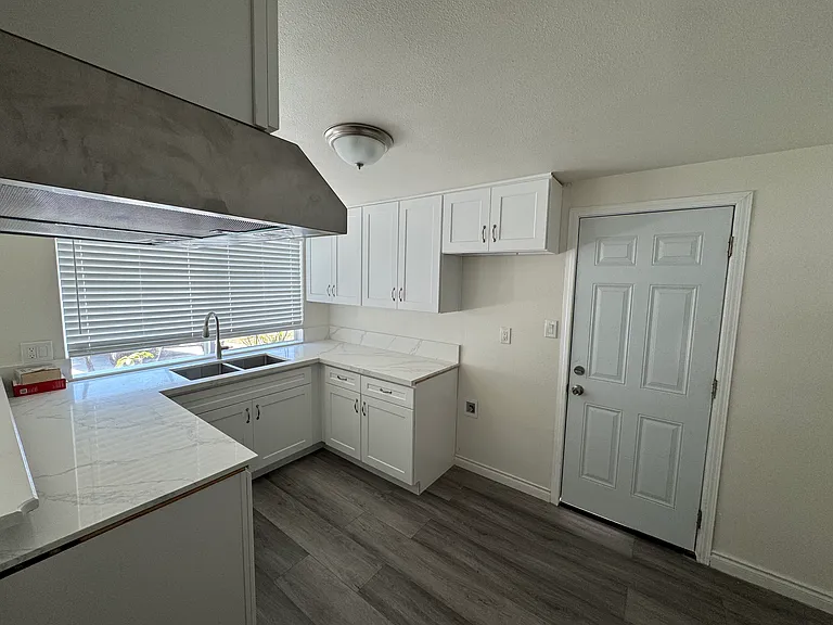 15558 E Kennard St — Photo 3