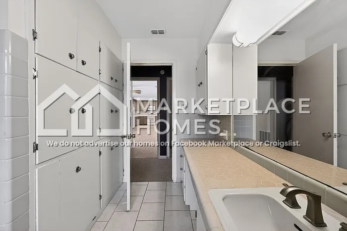 1209 Harvey St — Photo 15