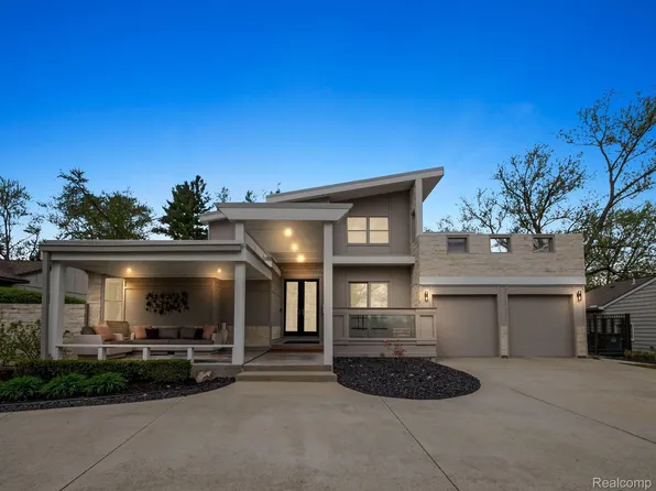 1733 Pembroke Rd, Birmingham, MI 48009