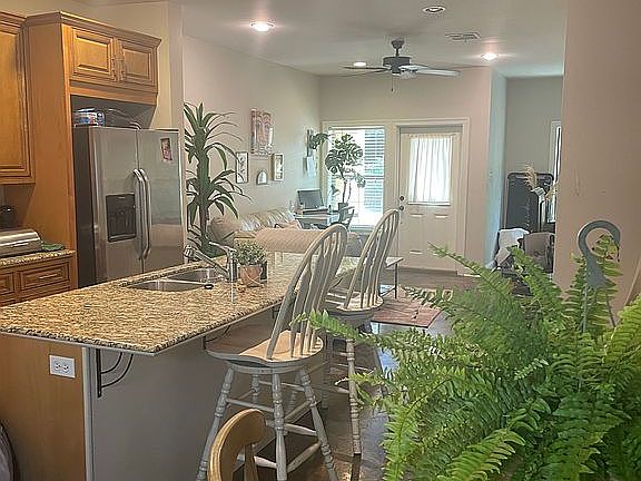 4th image of 701 W Taft St APT 4