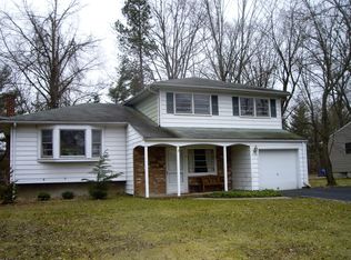 11 Radcliff Dr, New Providence, NJ 07974