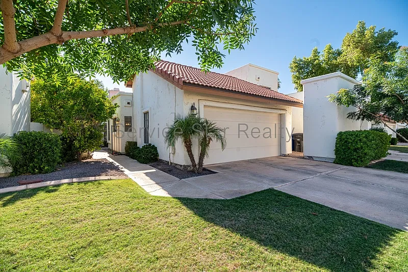 2 bed, 2.0 bath, 1362 sqft, $2,100 — Photo 2