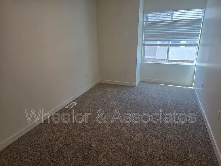448 W 1080 S — Photo 17