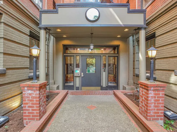 2109 NW Irving St Unit 102, Portland, OR 97210