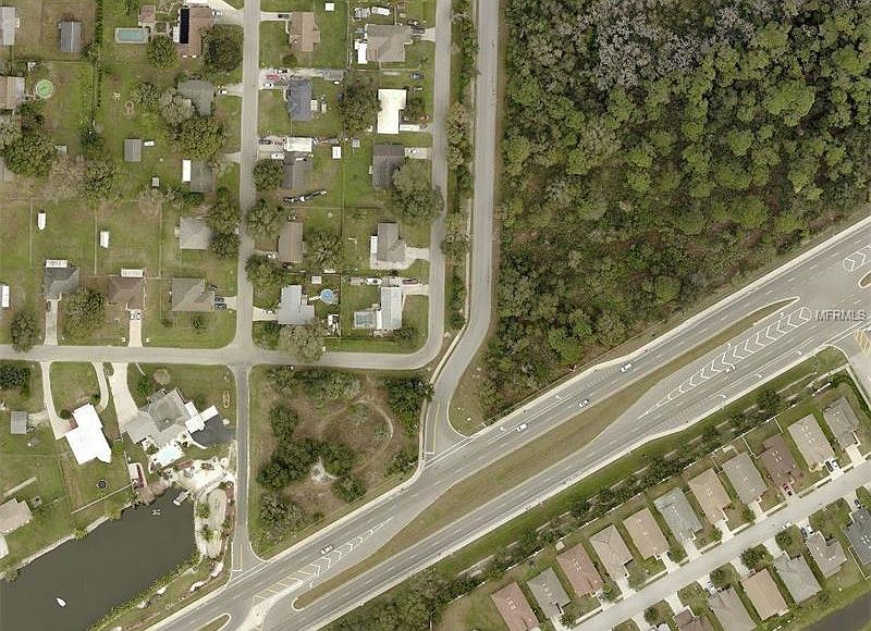 2nd image of 9906 Us Highway 301 N
