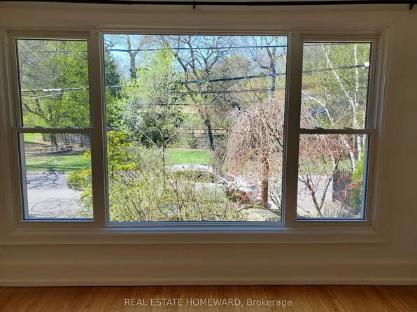 21 Love Cres, Toronto, ON M4E 1V6