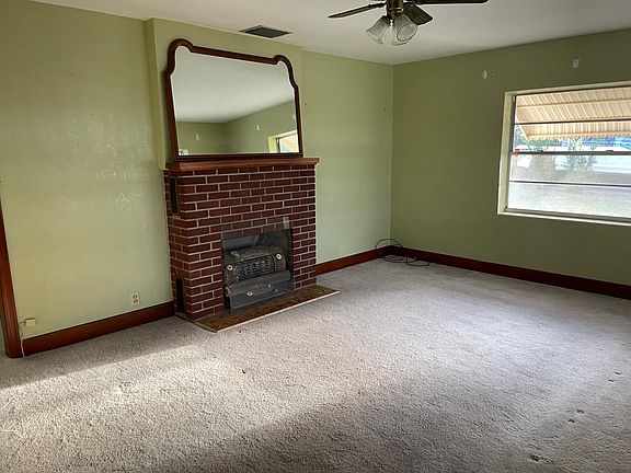 2nd image of 647 W Lakeshore Dr