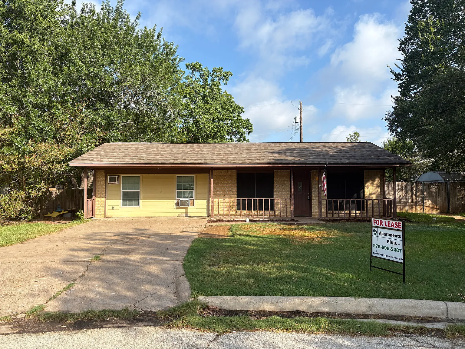 3 bed, 1588 sqft, $1,600 — Photo 1