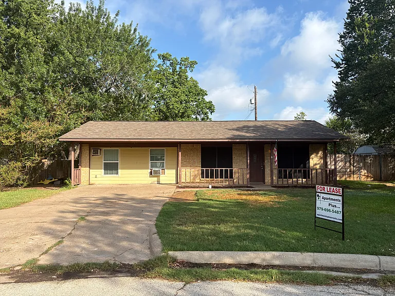 4111 Shawnee Cir — Photo 1