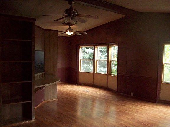 5th image of 20820 Biscayne Ave