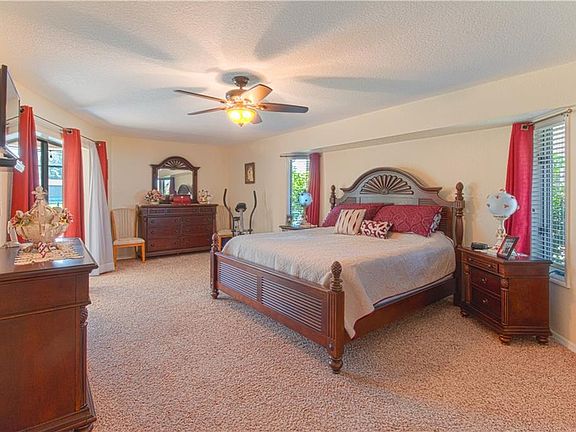 4th image of 18305 Wolbrette Cir