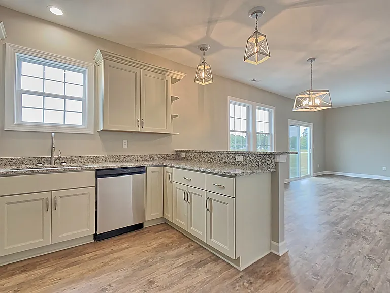 602 Princess Anne Cir — Photo 6