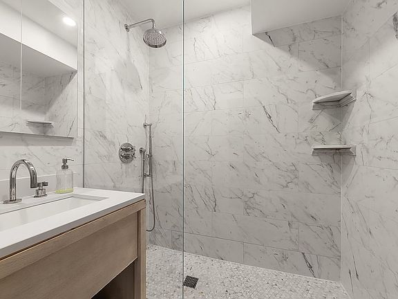 5th image of 2166 Broadway APT 12B
