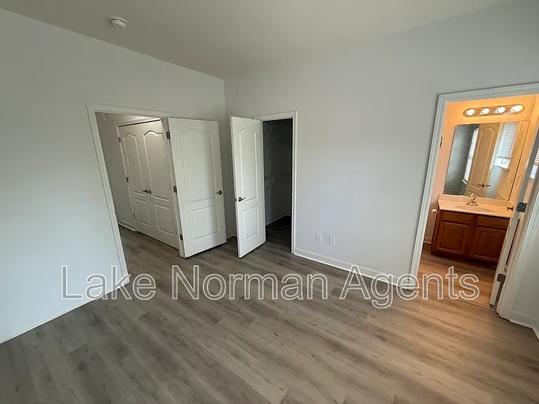 10031 Ansonborough Sq — Photo 12