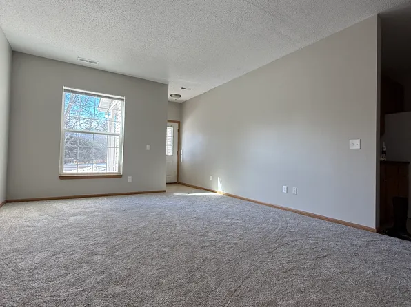 30 Bridgewater Trl, Hudson, WI 54016