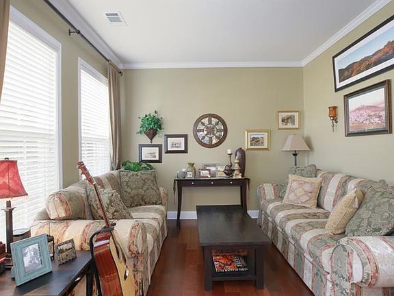 5th image of 113 Northbrooke Trce