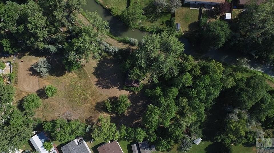 2nd image of Hunt Ln