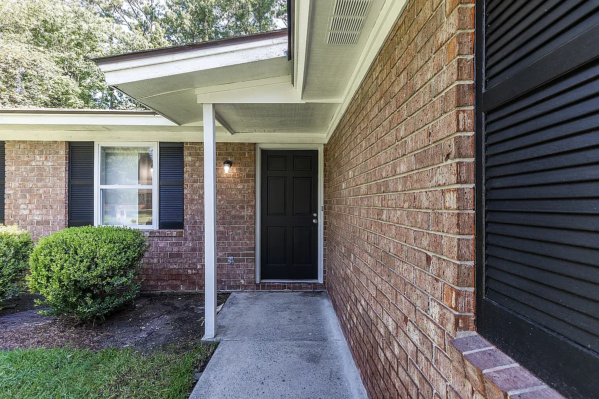 3 bed, 1270 sqft, $2,000 — Photo 4