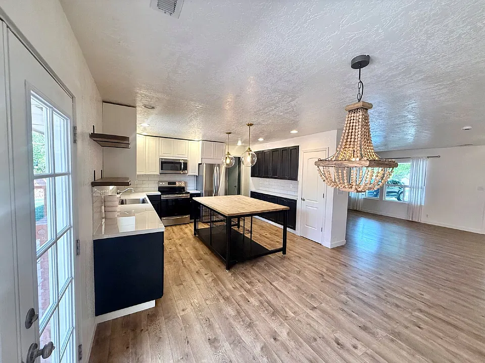 1149 E Elder Cir