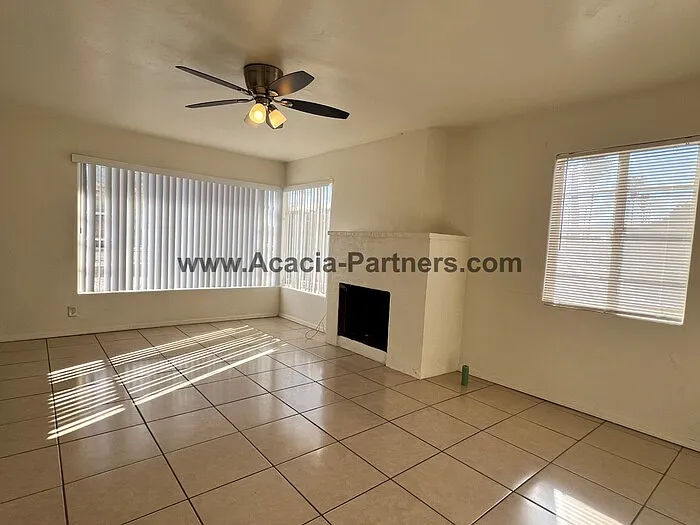 239 N Grande Ave — Photo 3