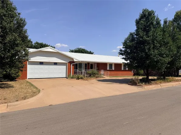 406 N Armor Ave, Canton, OK 73724