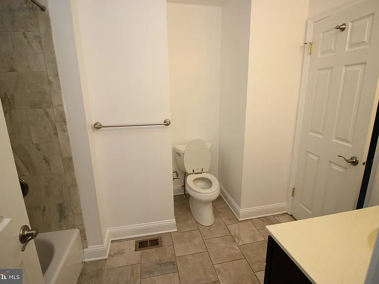 29 Van Horn Pl — Photo 16