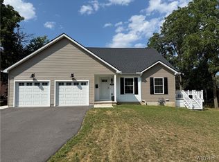 8550 Nottingham Ter, Williamsville, NY 14221
