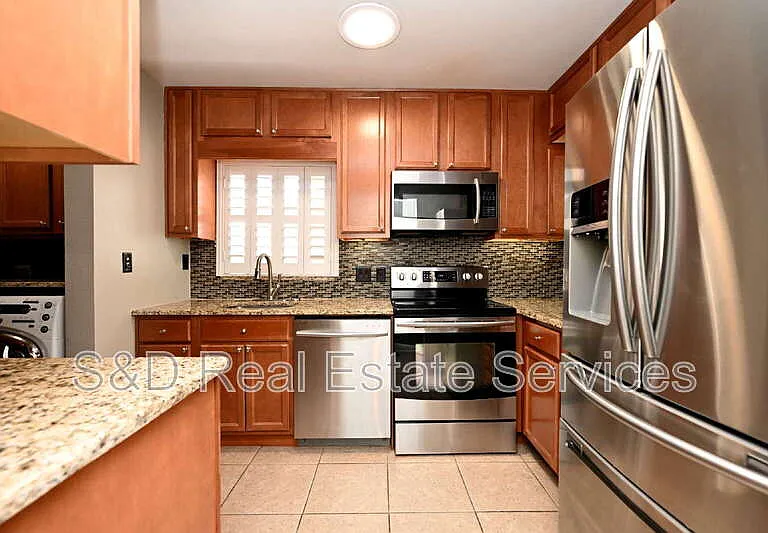 2025 Sylvester Rd #P3 — Photo 3