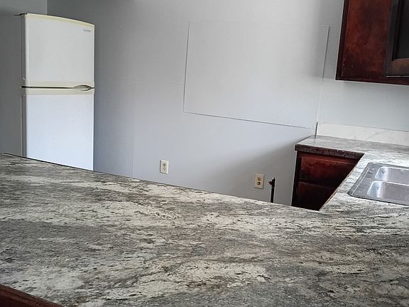 2nd image of 653 E 160th St #2