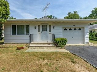 32 Sunflower Ln, Toms River, NJ 08755