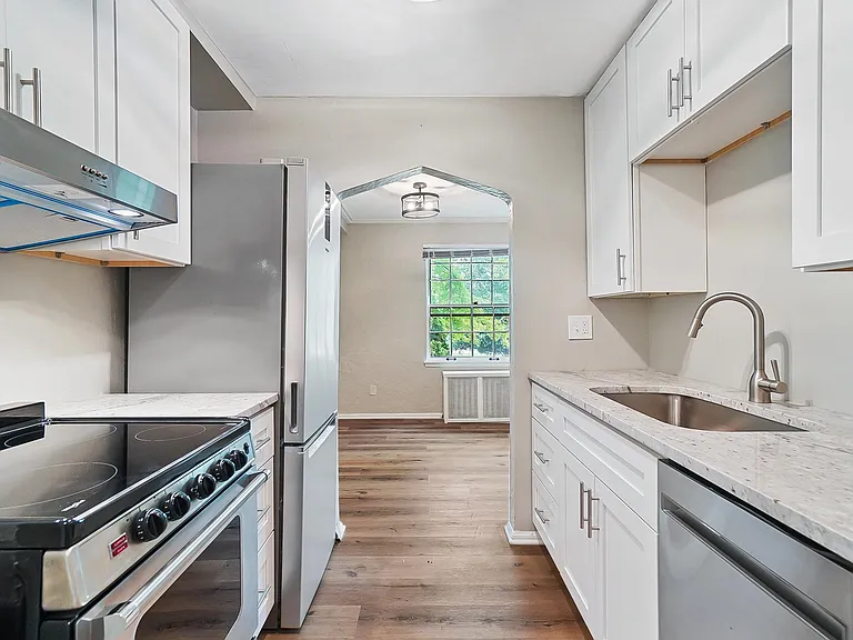 1211 Far Hills Ave #211 — Photo 9