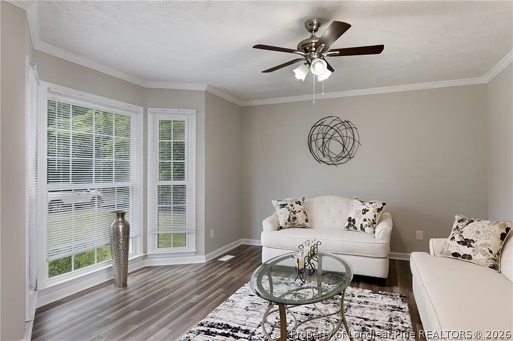 4 bed, 2.5 bath, 2583 sqft, $2,300 — Photo 3