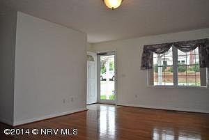 5th image of 15 Montague St