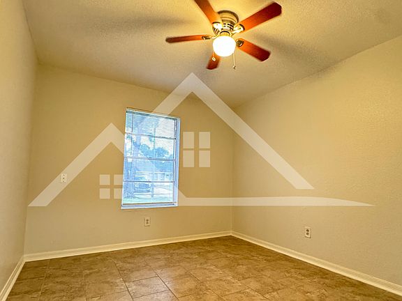 5th image of 10111 Valley Lake Dr