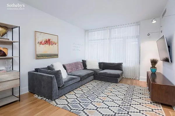 Sold by Sotheby's International Realty | media 2