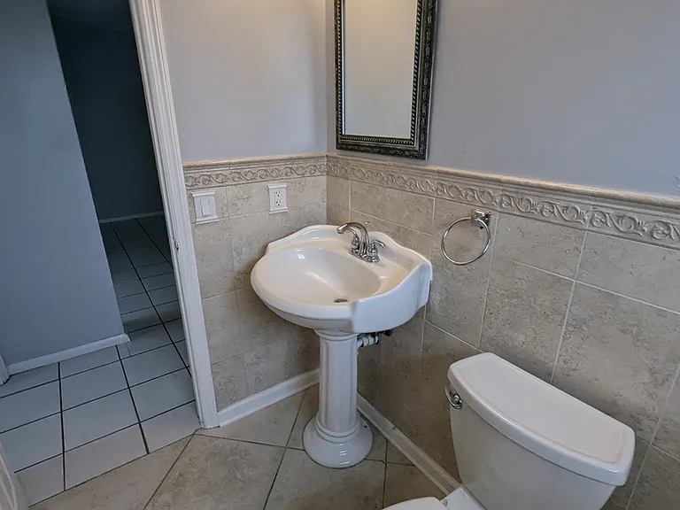 4906A 21st St W — Photo 31