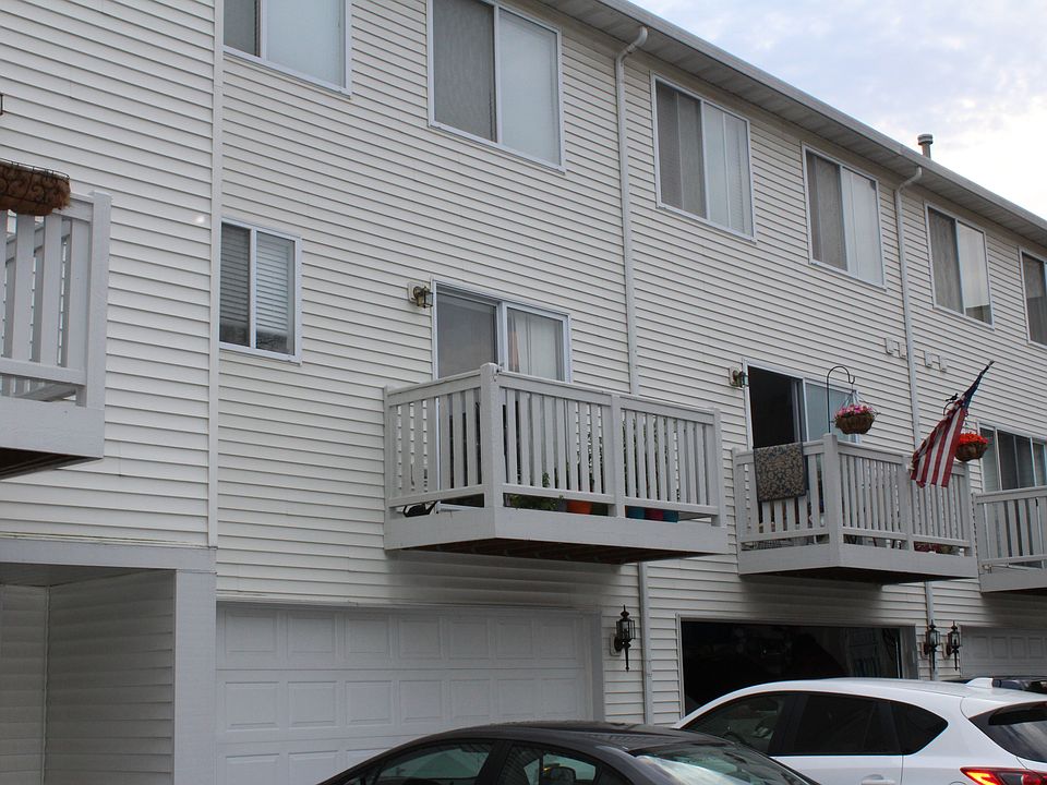 2nd image of 983 S Darla Ct