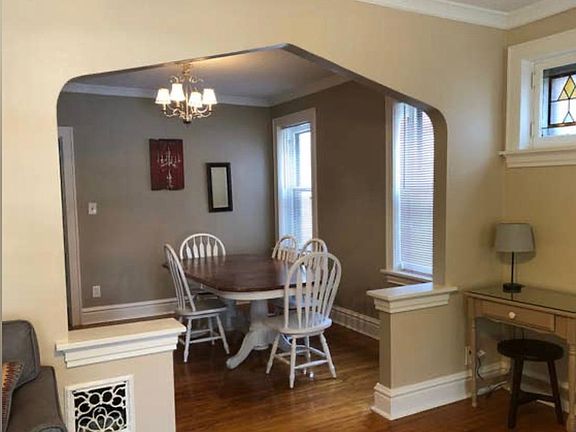 3rd image of 5042 Winona Ave #1