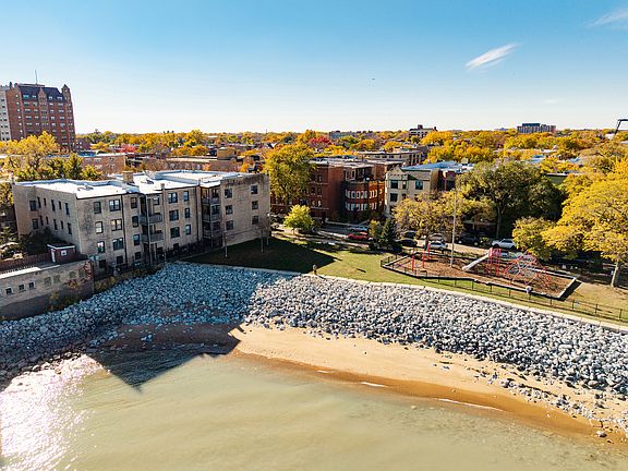 5th image of 1318 W Birchwood Ave #3