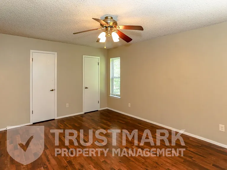 1230 Preswick Cir — Photo 13