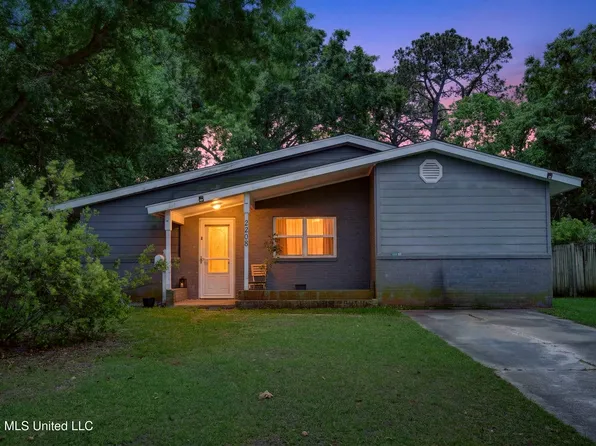 2208 Kingsberry Ave, Pascagoula, MS 39567