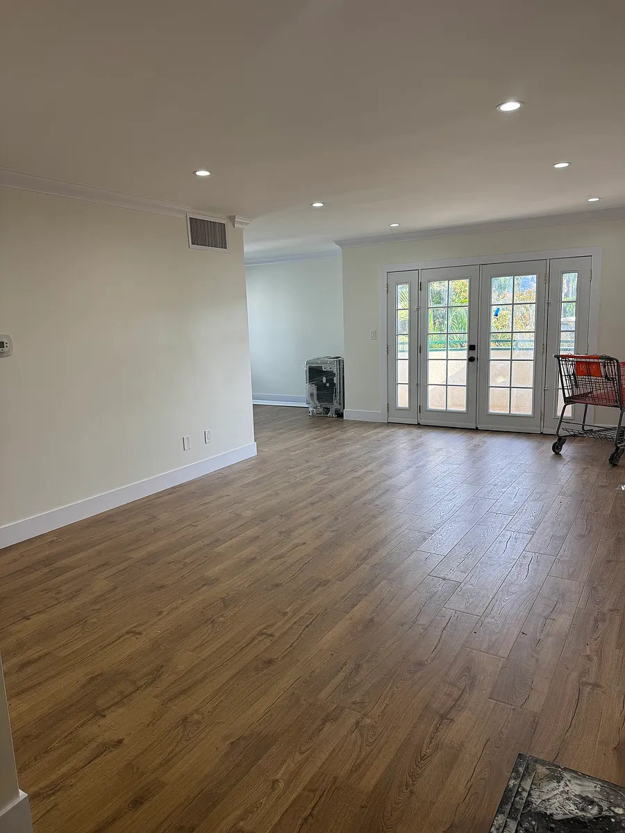 Building Photo - 14359 Addison Avenue