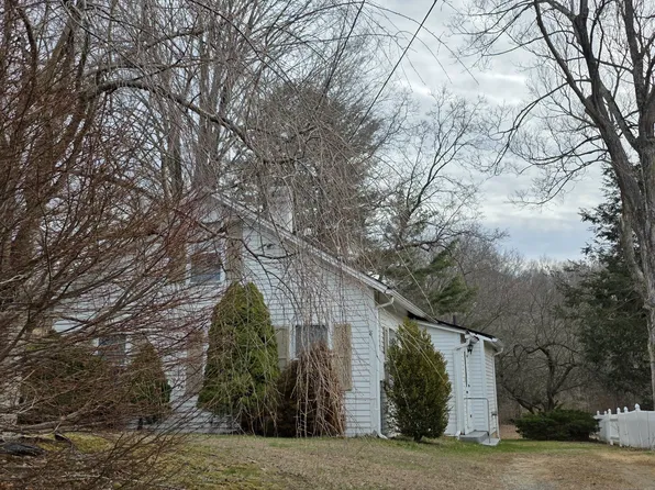 8 Plains Road, East Haddam, CT 06469