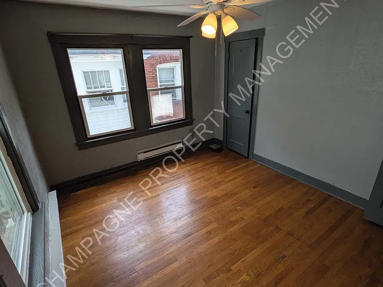 1123-1125 W 40th St — Photo 13