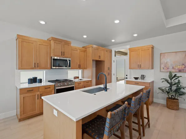 60876 SE Epic Pl, Bend, OR 97702