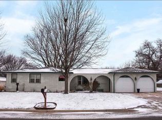 121 S 4th Ave, Clearwater, KS 67026